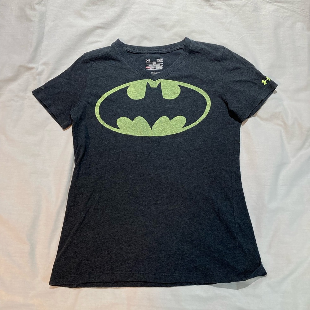 Women’s Under Armour Batman V-neck Shirt, size small